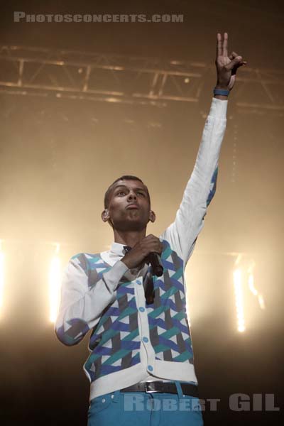 STROMAE - 2011-07-01 - BELFORT - Presqu'ile du Malsaucy - 